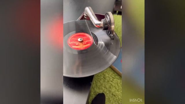 Прослушивание виниловых пластинок на патефоне смотреть онлайн