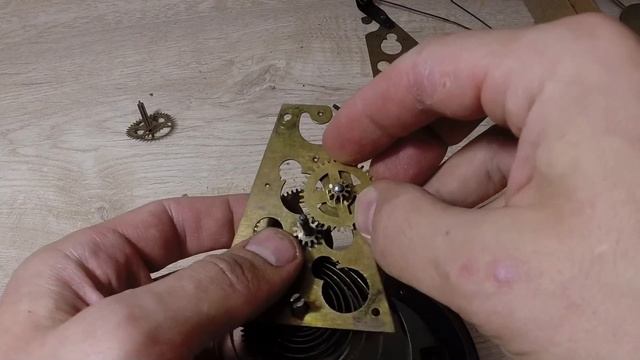 ПОЧЕМУ ВСТАЮТ ЧАСЫ. РЕСТАВРАЦИЯ СТАРИННЫХ ЧАСОВ. смотреть онлайн