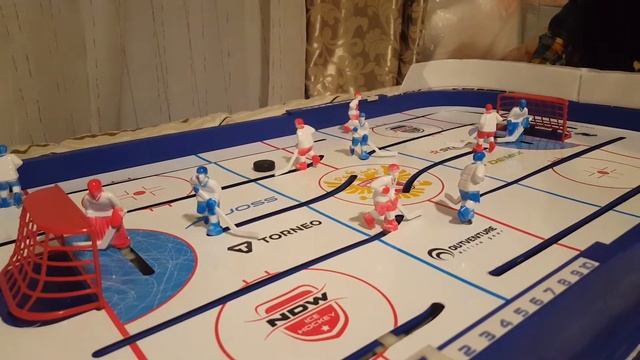 В гостях у Малики. Играем настольный хоккей смотреть онлайн