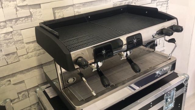 Kofe şop Coffee Shop açmaq istəyirsən? Tank kimi aparat var! LaCimbali M24 смотреть онлайн