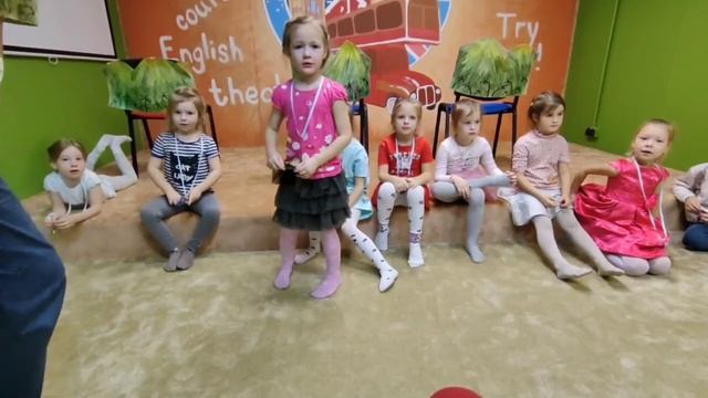 Семейная игра на английском языке "Зов Джунглей" в студии "Yes, of course!" смотреть онлайн