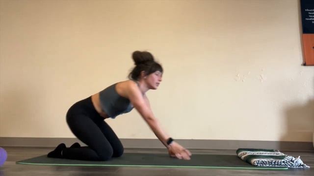 Shoulder Opening Exercise | A Simple Exercise To Open The Chest & Shoulders смотреть онлайн