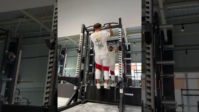 Подтягивание нейтральным хватом *12 смотреть онлайн