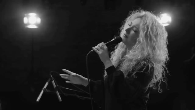 Erika Ender - Despacito (YouTube Sessions) смотреть онлайн