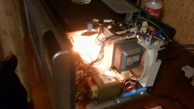 Яичница в микроволновые с не родным магнетроном смотреть онлайн