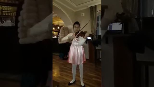 Моя прекрасная богиня играет на скрипке! смотреть онлайн
