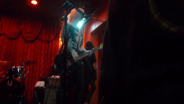 Brody Dalle - Sick Of It All LIVE HD (2014) Long Beach Alex's Bar смотреть онлайн