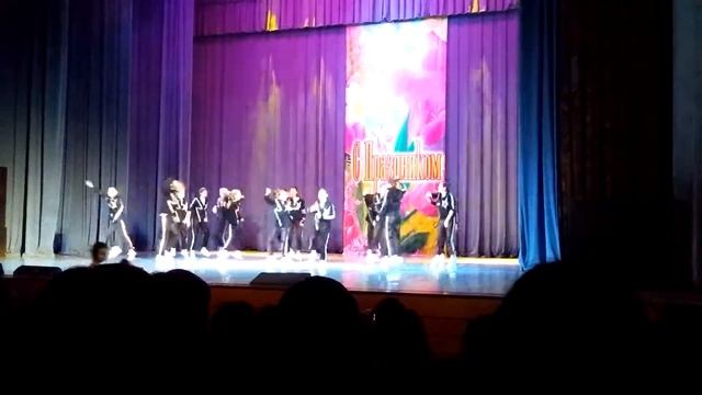 Зажигательный танец в родном ДК Подмосковье, Драйв "Вытворяй чудеса" смотреть онлайн