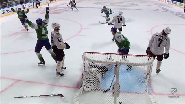 Пустозеров сравнивает за 9 сек до сирены / Pustozyorov ties the game within 9 sec till the horn смотреть онлайн