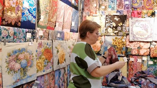 Разреженная шерсть. Платки. Павловопосадские платки в Минске смотреть онлайн