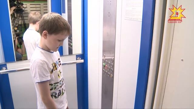 В Чебоксарах на сэкономленный фондом капремонта деньги обновляют лифты смотреть онлайн