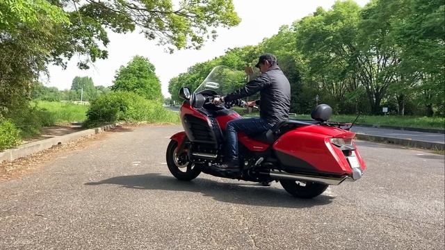 【ゴールドウイングF6B】王者の貫禄ムンムン！シルキー&パワフルな乗り心地に癒される！オシャレな装いのバガースタイルでGO！音楽も楽しめるヨ！【GOLD WING】 смотреть онлайн