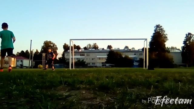 Бьём по воротам в режиме ,,СЛОУМО" смотреть онлайн