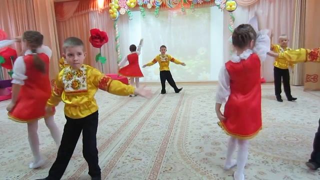РУССКИЙ НАРОДНЫЙ С МАЛЫШАМИ смотреть онлайн