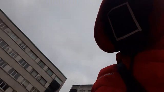 Игра кальмара видео лапка пол это лава челендж 2 часть смотреть онлайн