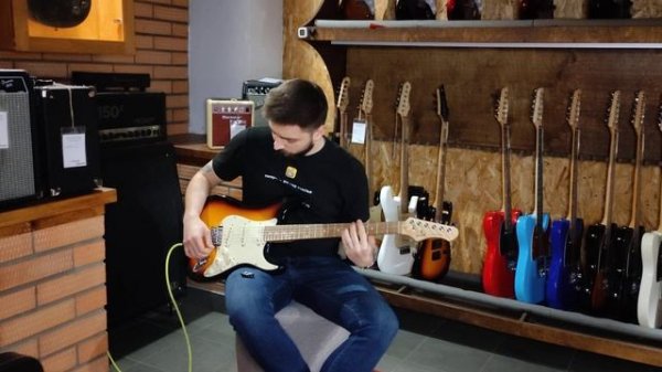 Обзор электрогитары SQOE SEST200 Stratocaster SSS Sunburst | SKIFMUSIC. RU