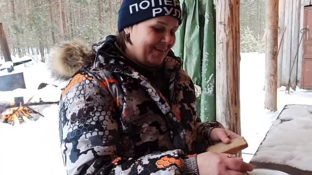 Зимняя рыбалка Архангельская область.Тикси и Варяг 500.Ловим огромных окуней смотреть до конца! смотреть онлайн