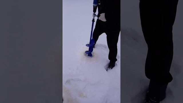 Купил бюджетный шуруповерт на оzone и шнек 180-тый , проверяю на Волге !!! 👍👍👍 смотреть онлайн