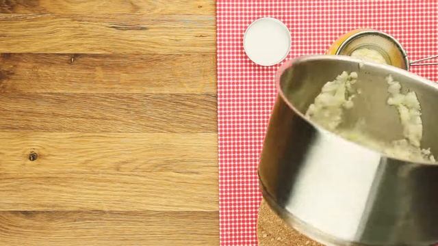 Как приготовить топленое масло. Коричневое масло | How to make clarified butter. Beurre Noisette смотреть онлайн