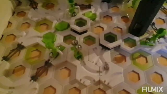 Gravitrax Teleport bahn durchs ganze Zimmer смотреть онлайн