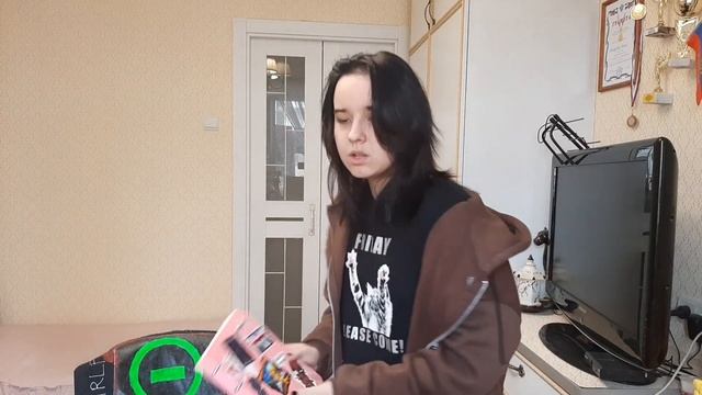 ЧТО В МОЕЙ СУМКЕ?/ЧТО В СУМКЕ 11 КЛАССНИКА? смотреть онлайн