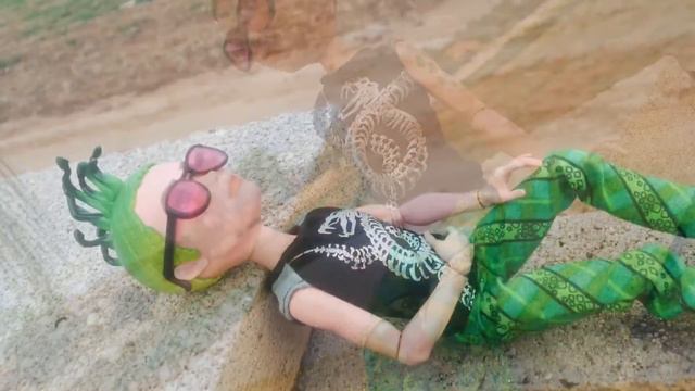MonsterHigh Photo Shoot Fun! Starring Deuce Gorgon! смотреть онлайн