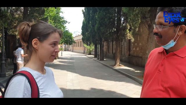 GEORGIAN SINGER SINGING INDIAN SONG/GEORGIAN VIEWS/EXPAT ETES