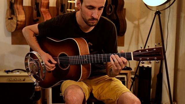 Blind B34 Demo - Torrefied Adirondack Spruce / Honduran Mahogany смотреть онлайн