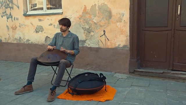 НЕРЕАЛЬНО КРУТО ИГРАЕТ НА ХАНГЕ ТАЛАНТ ► Атмосферная и Искренняя Музыка смотреть онлайн