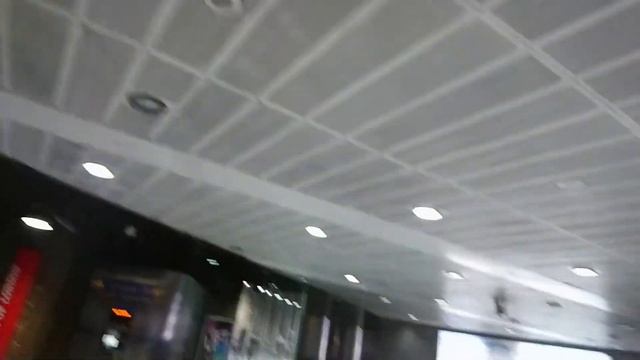 London to Stansted Airport - the cheap way смотреть онлайн