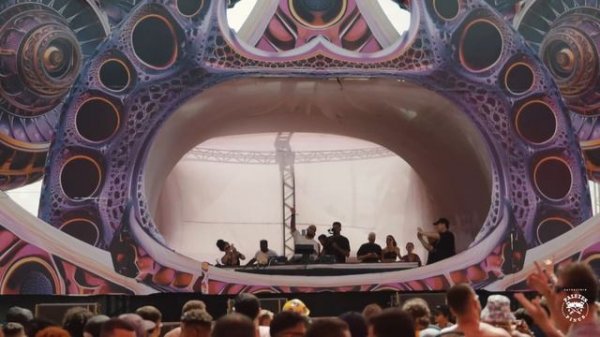 Pandora METAMORPHOSIS @ Bug vs Ziohm 2024 - (VEVAL.RU)