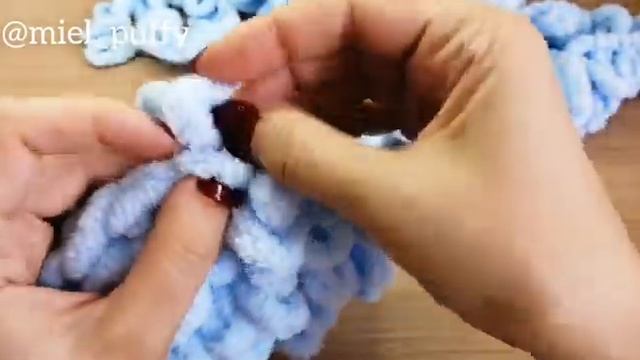 Подушка "Сердце" с петельками из Ализе Пуффи смотреть онлайн