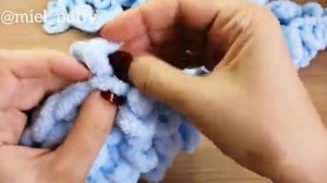 Подушка «Сердце» с петельками из Ализе Пуффи