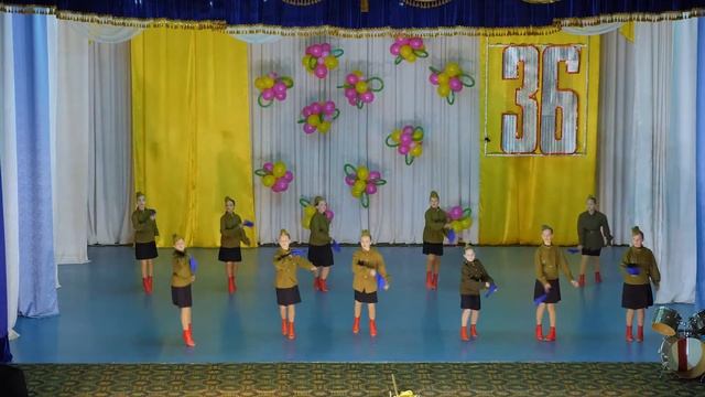 Образцовый ансамбль танца "Ровесник" фрагмент из концерта(36 лет) смотреть онлайн