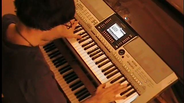 LIVE DJ FLO - Out of the dark into The Light 2012 - House LIVE on Keyboard Synth смотреть онлайн