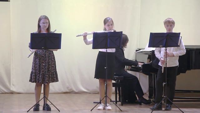 Ж. Металлиди, "Колыбельная Оле-Лукойе", исп. трио флейтистов, конц. Прокофьева М.А. смотреть онлайн