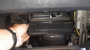 Замена фильтра салона Туксон 2004-2010