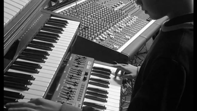 Making Terminator 2 Main Theme Cover смотреть онлайн