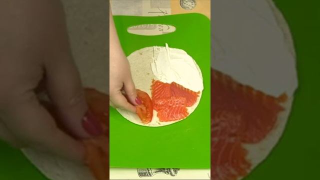 Сэндвич из тортильи. Идеальный завтрак за 3 минуты #Shorts смотреть онлайн