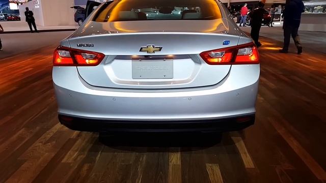 2016 Chevrolet Malibu Hybrid Exterior Walkaround 2016 Chicago Auto Show смотреть онлайн