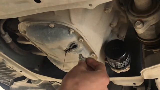 How To✅ Change Engine Oil And Filter Oil Of Corolla 2000cc 2019(90915-10003)