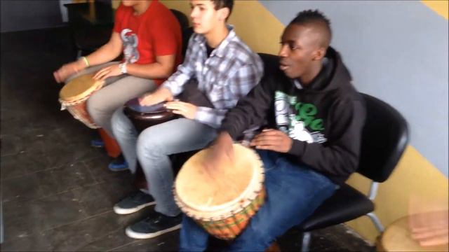 Atelier Percussions avec la classe de 3ème смотреть онлайн
