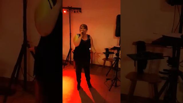 Лояна cover нас бьют мы летаем смотреть онлайн