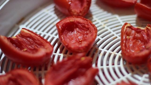 ВЯЛЕНЫЕ ПОМИДОРЫ. Как Приготовить Итальянский Деликатес дома. Заготовка томатов на Зиму. смотреть онлайн