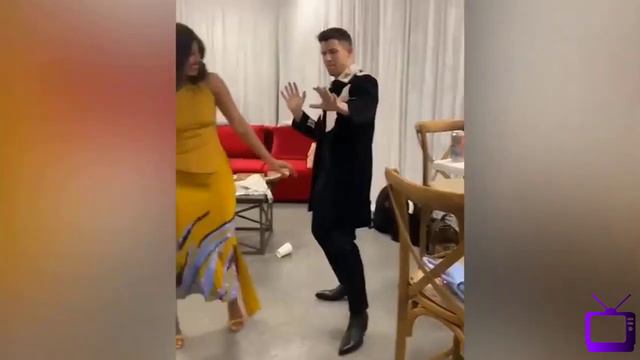 U587 Priyanka Chopra Jonas Oops Moment - Viral Video | Nick Jonas