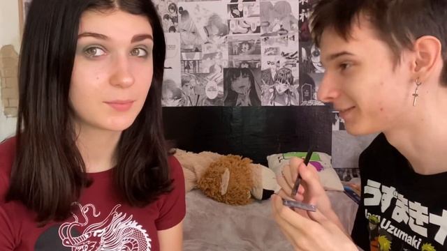 мой парень впервые делает макияж, помогите смотреть онлайн