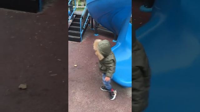 Никита на детской площадке смотреть онлайн