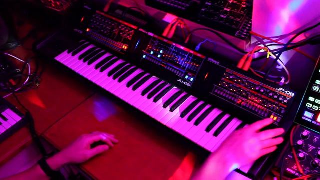 Roland Boutique Trio - JX03, JU06, JP08, and a Korg Minilogue - Ensoniq EPS16+ смотреть онлайн