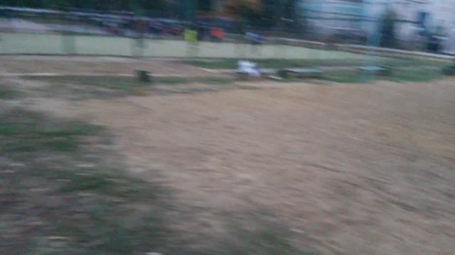 Рабы несут гири