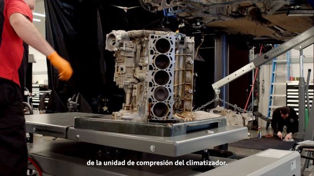 El fotógrafo Fabian Oefner desgrana el Audi R8 смотреть онлайн